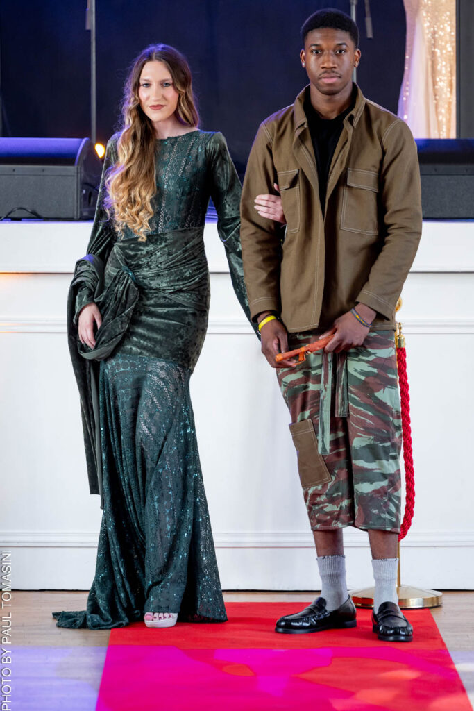 Ava et Moussa durant le défilé FTY Créations durant Fashion For Good le 03 juillet 2026