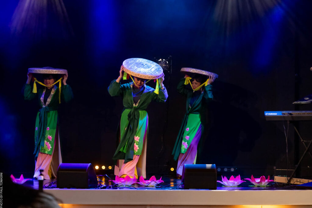 Thi Mai et ses danseuses de Couleurs du Vietnam