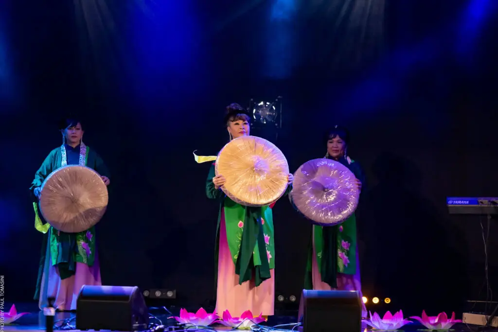 Costumes et danses du Nord Vietnam : un patrimoine vivant, qui cloture nos évènements depuis 6 ans